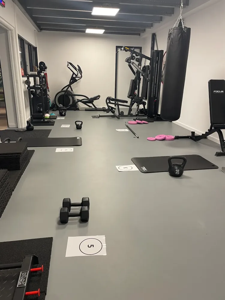 De trainingsruimte voor circuittraining in het centrum
